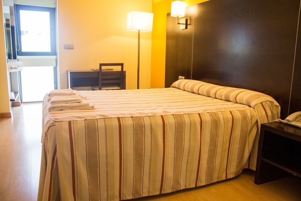 Hotel Alda Cardena Burgo 外观 照片