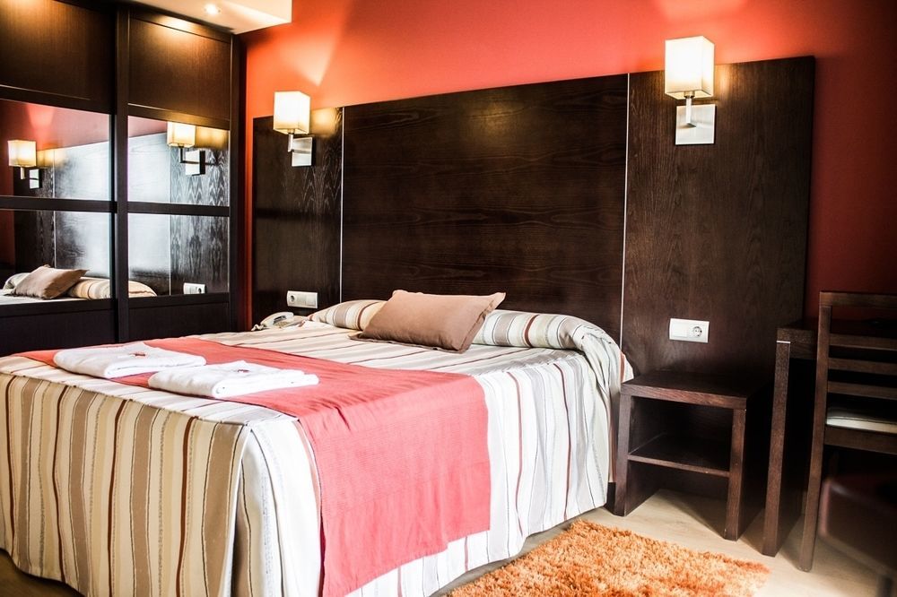 Hotel Alda Cardena Burgo 外观 照片